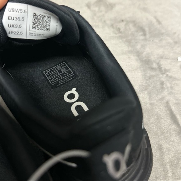 On Cloud 6 Waterproof Sneakers size 5.5 - Picture 8 of 8